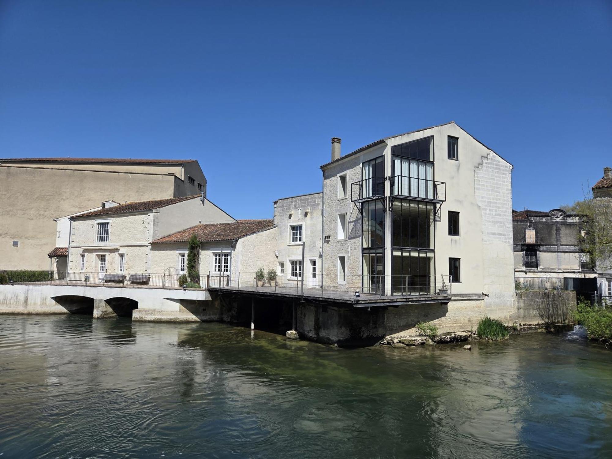 Quai 3 Loft Moderne Et Lumineux Les Pieds Dans L'Eau Daire Jarnac Dış mekan fotoğraf